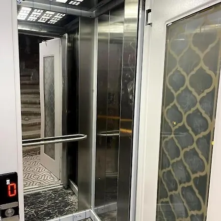 Comfortable And Luxurious Flat 4 *